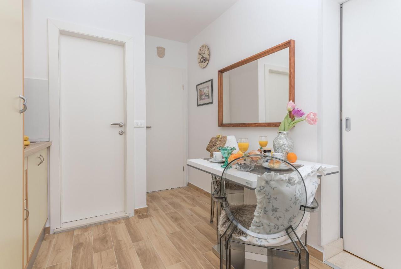 East Side Deluxe Suite Makarska Exterior photo