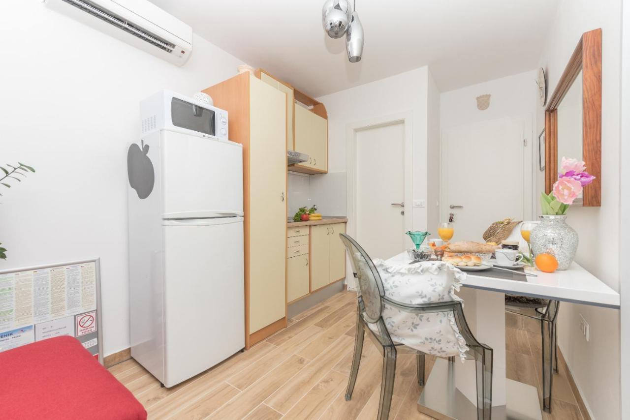 East Side Deluxe Suite Makarska Exterior photo